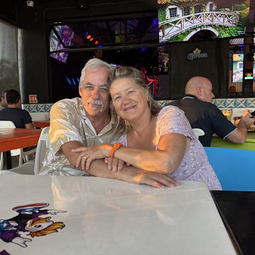 Profile image for pet sitters Darlene & Michel