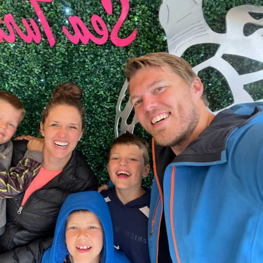 Profile image for pet sitters Carly & Chase