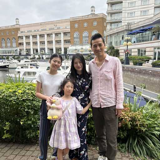 Profile image for pet sitters Xinyi & Helen