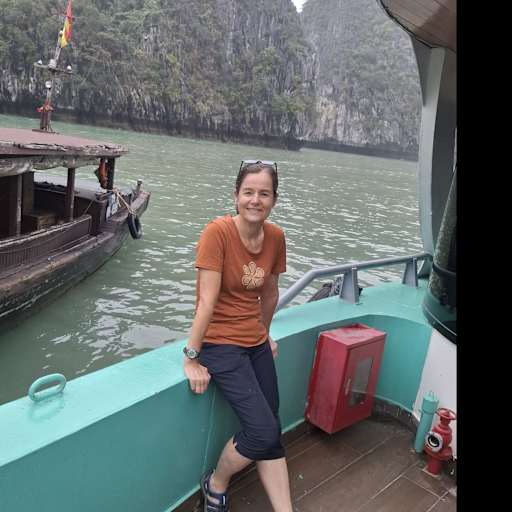 Profile image for pet sitter HELEN