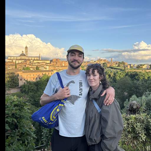 Profile image for pet sitters Maia & Lawrence