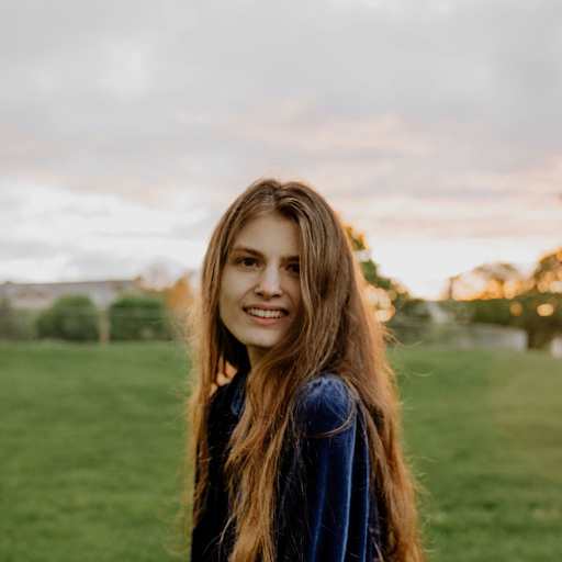 Profile image for pet sitter Vania