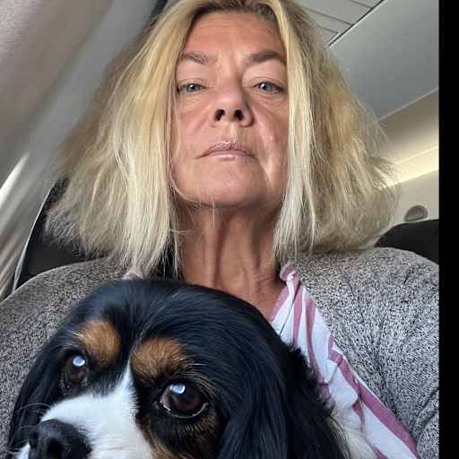 Profile image for pet sitter Gina