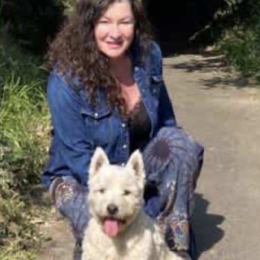 Profile image for pet sitter claire
