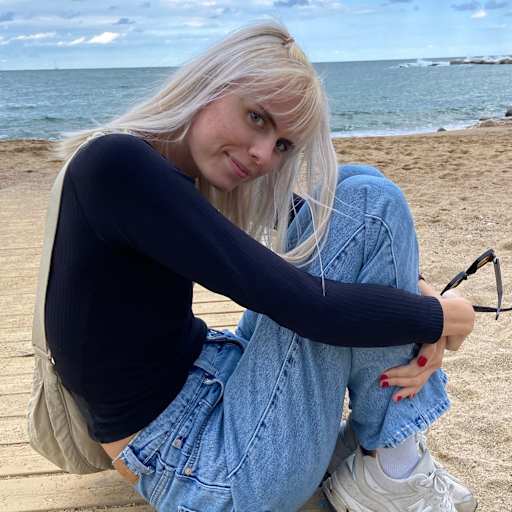 Profile image for pet sitter Malou