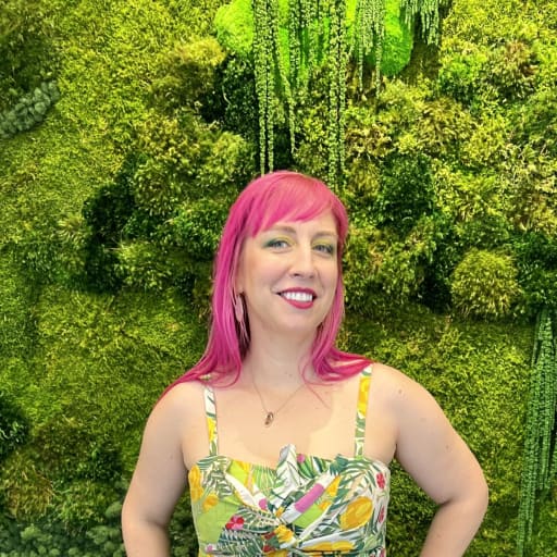 Profile image for pet sitter Lisa