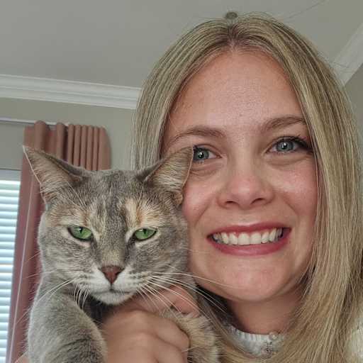 Profile image for pet sitter Minette