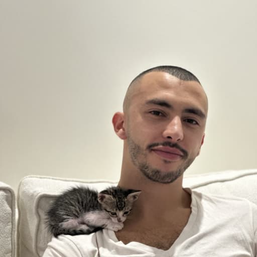 Profile image for pet sitters AIMANE & Laura