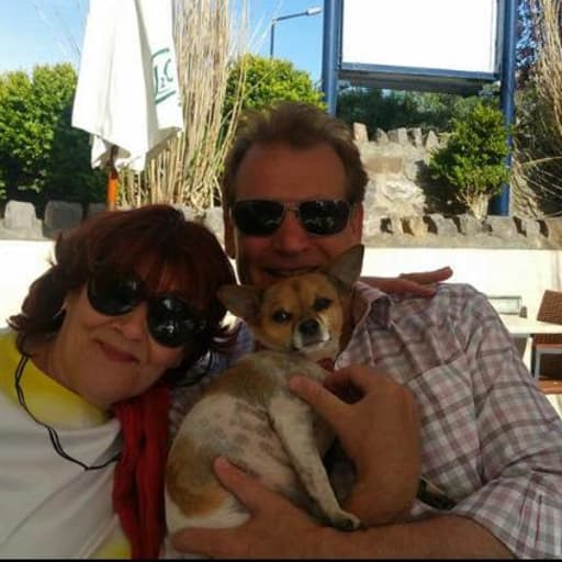 Profile image for pet sitters Rosalyne & John