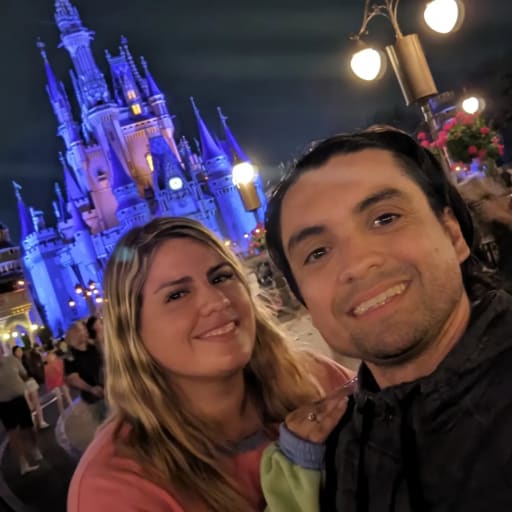 Profile image for pet sitters Javiera & Camilo
