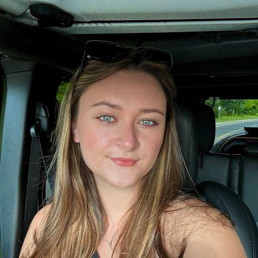 Profile image for pet sitter Serena