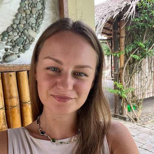 Profile image for pet sitter Lauren