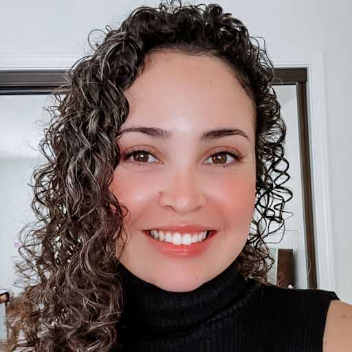 Profile image for pet sitter Luana
