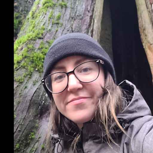 Profile image for pet sitter Josee