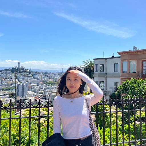 Profile image for pet sitters Eunchae & Suyeong
