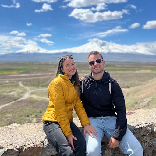 Profile image for pet sitters Daniela & Vlad