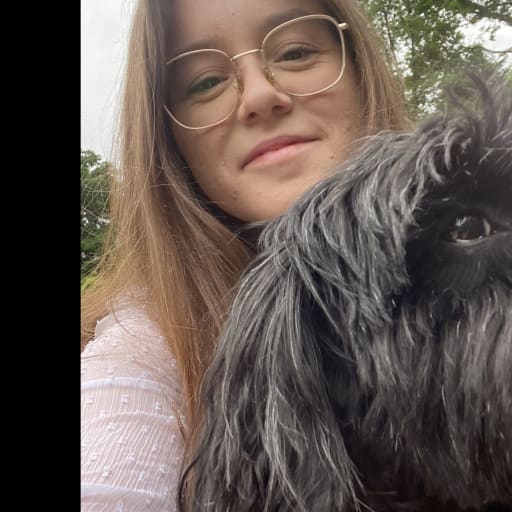 Profile image for pet sitter Issie