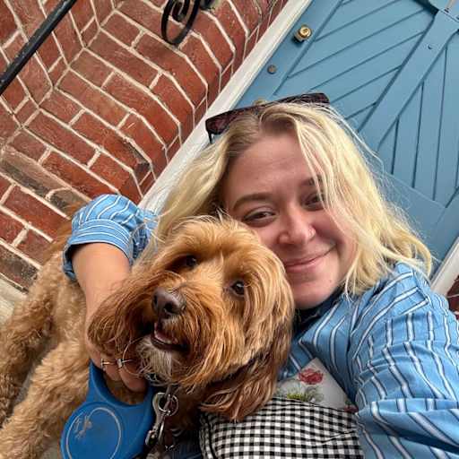 Profile image for pet sitter Roni