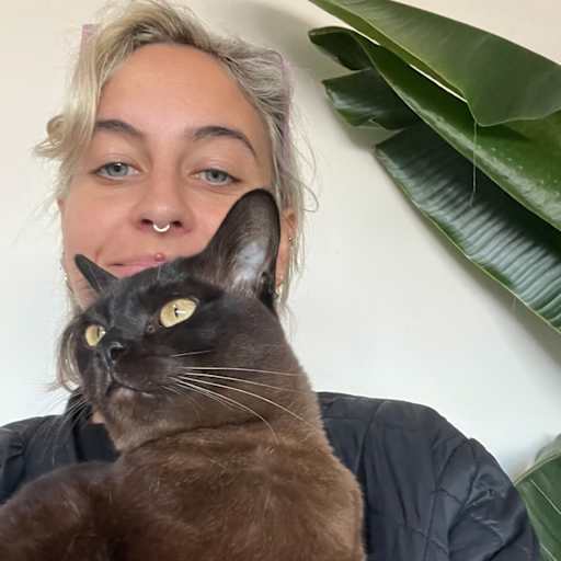 Profile image for pet sitter Isabel