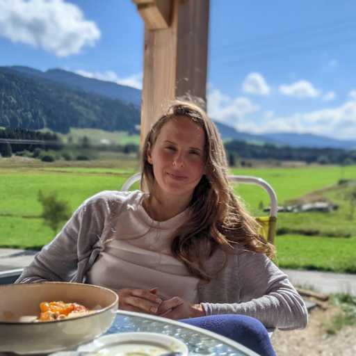 Profile image for pet sitter Carmen Antonela