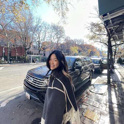 Profile image for pet sitter Naomi