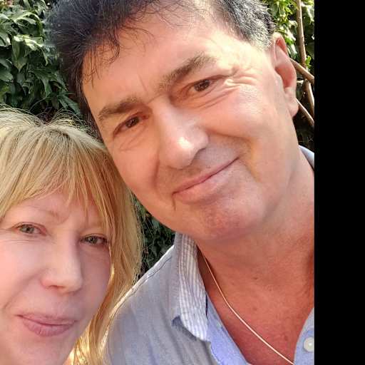 Profile image for pet sitters Linda & Barry