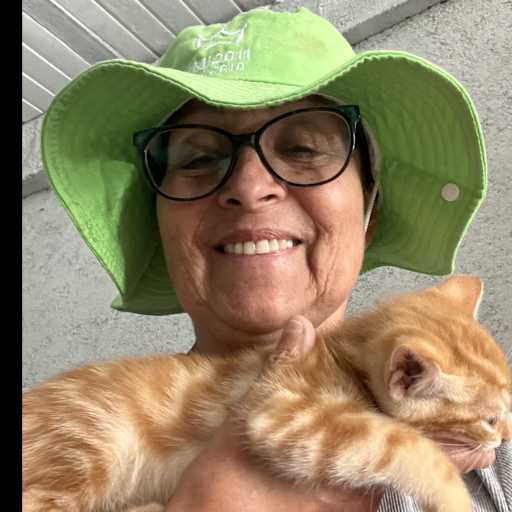 Profile image for pet sitter Oscarlina