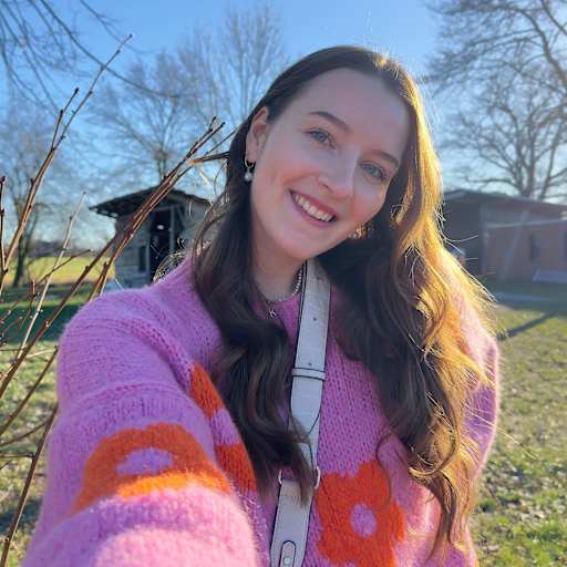 Profile image for pet sitter Kim Jasmin