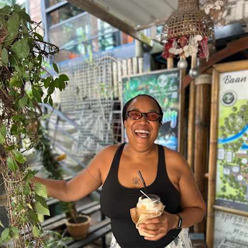 Profile image for pet sitter Lorena