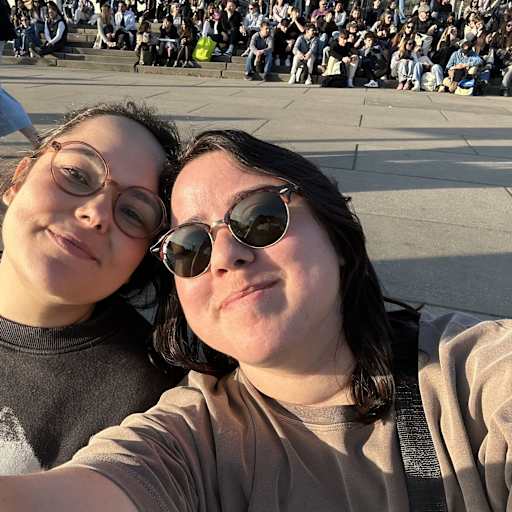 Profile image for pet sitters Thainá & Mariana