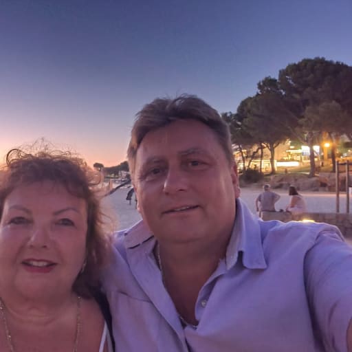 Profile image for pet sitters Amanda & Darren