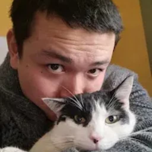 Profile image for pet sitter Zhenrong