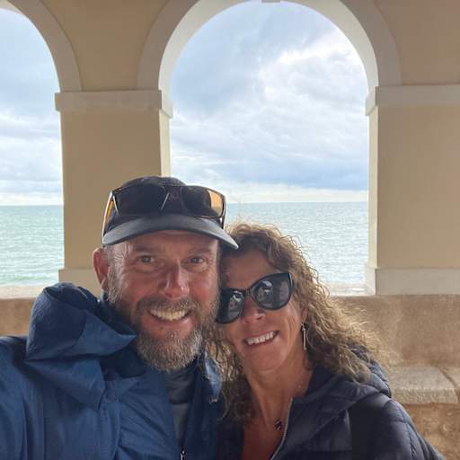 Profile image for pet sitters Aaron & Jenny