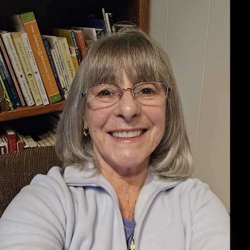 Profile image for pet sitter Helaine