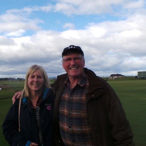 Profile image for pet sitters Maureen & Dave