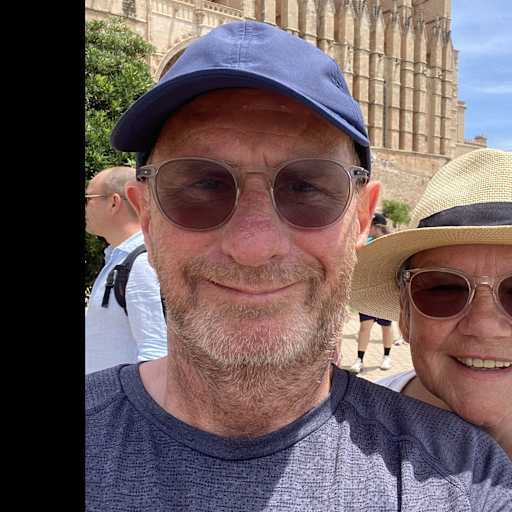Profile image for pet sitters Marianne & John