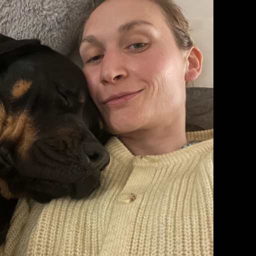 Profile image for pet sitter Camille