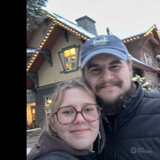 Profile image for pet sitters Artem & Nina Lotta