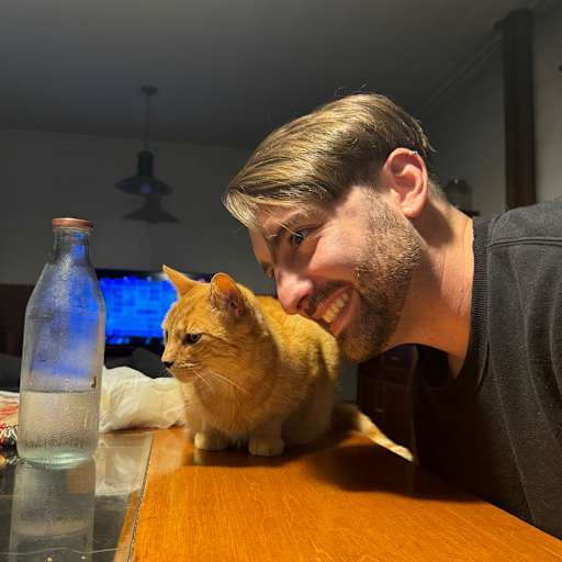 Profile image for pet sitters Esteban & Paula