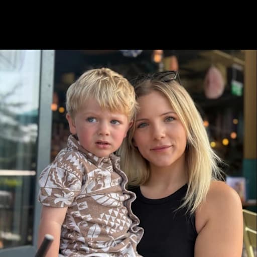 Profile image for pet sitter Lauren