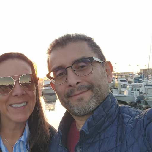 Profile image for pet sitters Cesar & Marisa