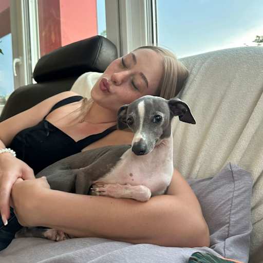 Profile image for pet sitter Laura