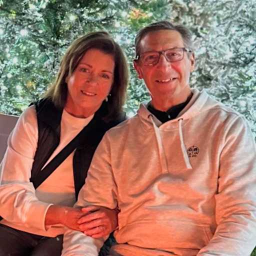 Profile image for pet sitters Laurel & Steve