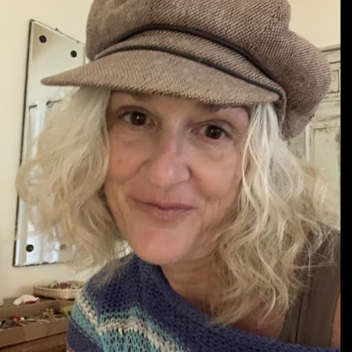 Profile image for pet sitter kim