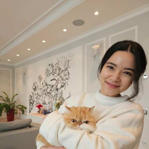 Profile image for pet sitter karina