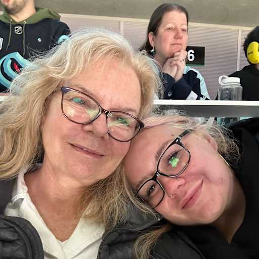 Profile image for pet sitters Leslie Johansen & David
