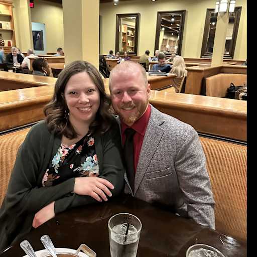 Profile image for pet sitters Lindsey & Jeffrey