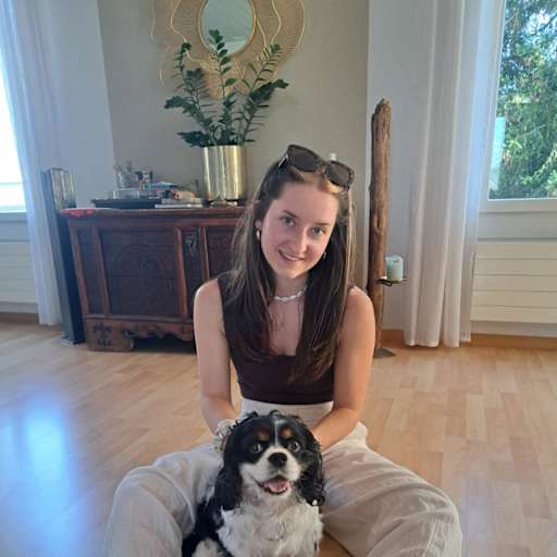 Profile image for pet sitter Joelle