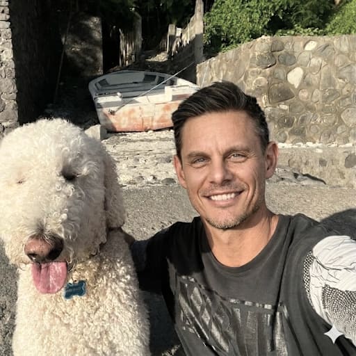 Profile image for pet sitters Scott & Tahia