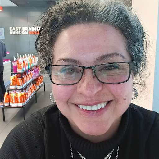Profile image for pet sitter Yenia